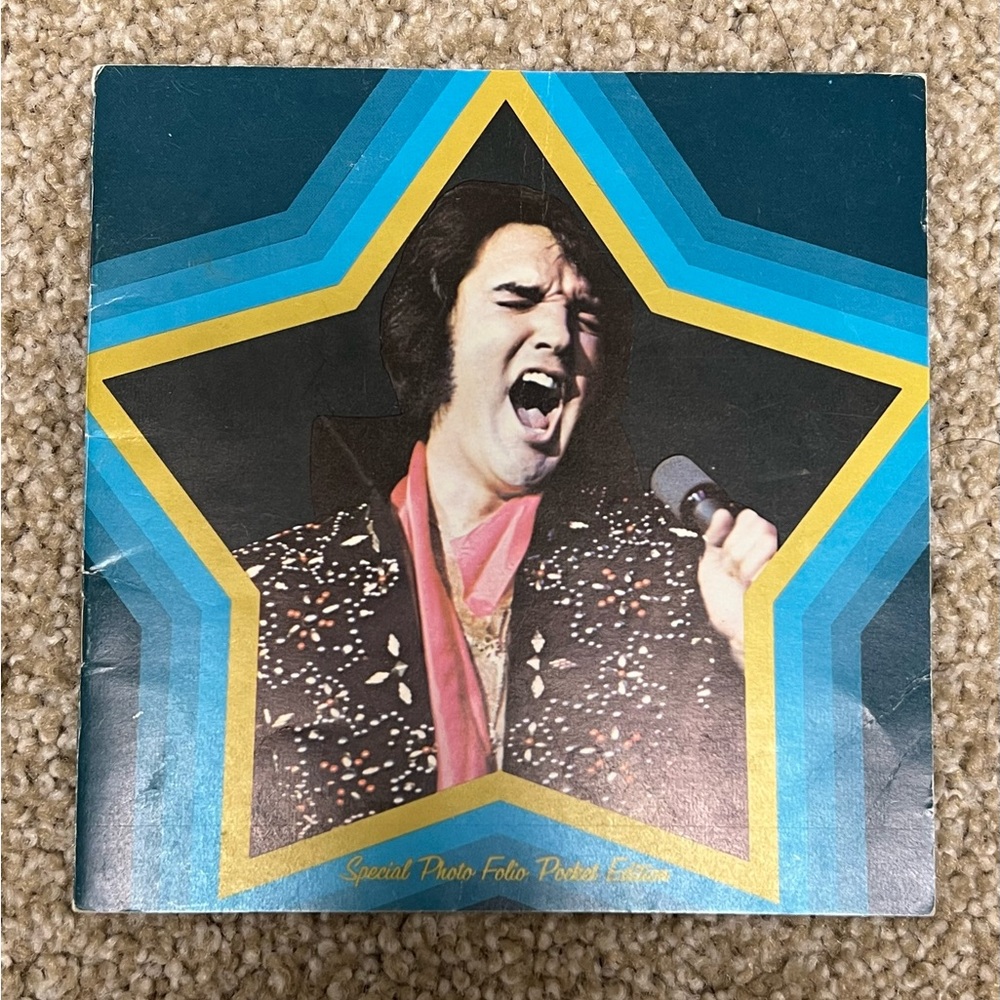 1972 Elvis Presley Las Vegas Photo Folio Concert Edition Program